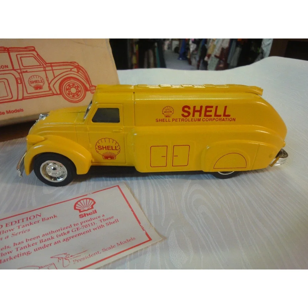 USA MADE SHELL GAS Diecast‎ Scale Models 1938 Yellow Dodge Airflow Tanker Bank